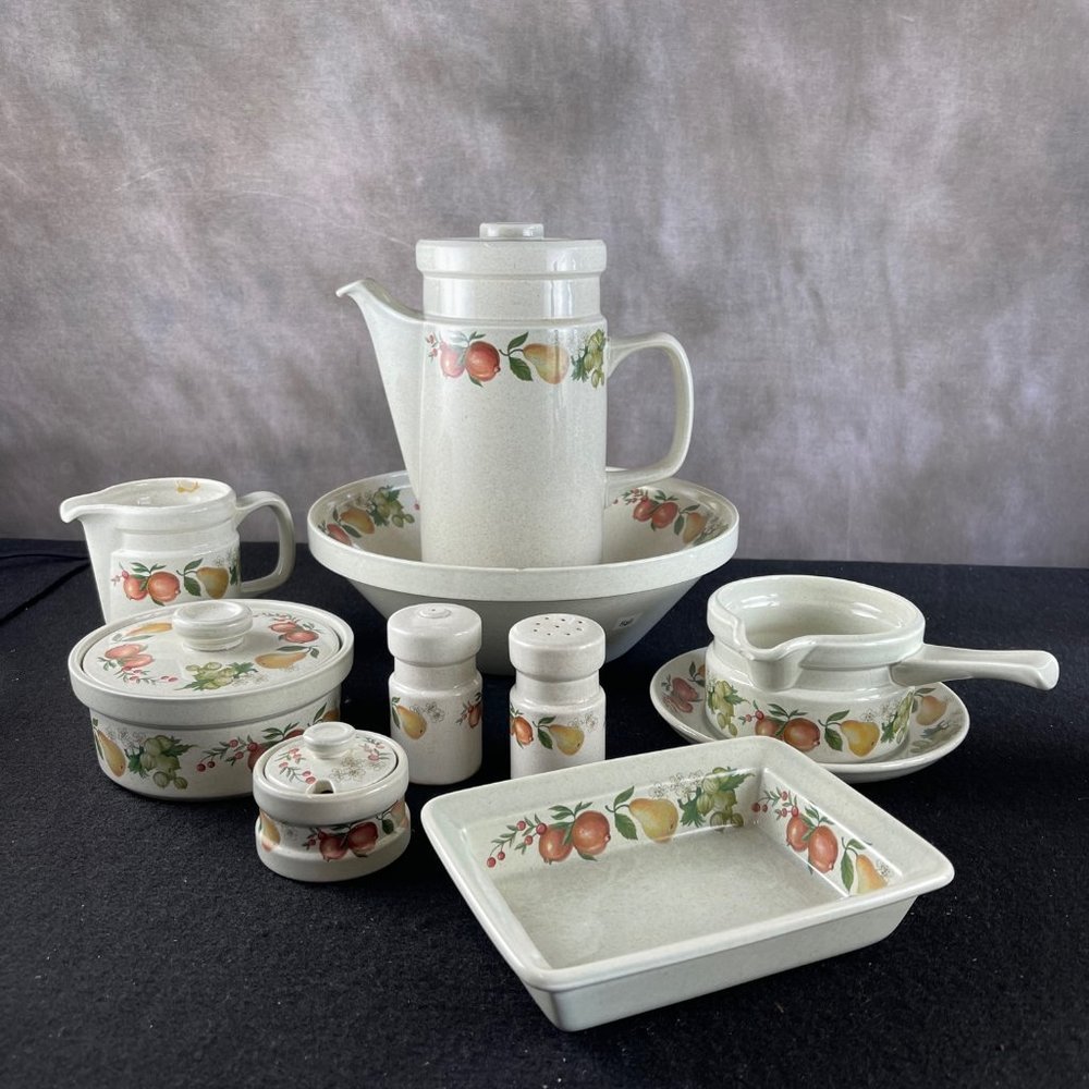 Vintage Wedgewood Quince Earthenware Lot of 12 Pieces -- Rare Collection